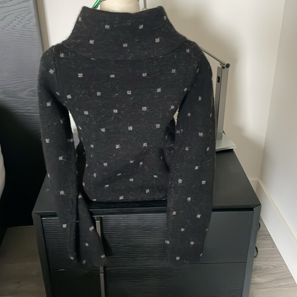 MAX STUDIO Gray & Black Soft Warm Cowl neck button sweater . - Picture 4 of 8